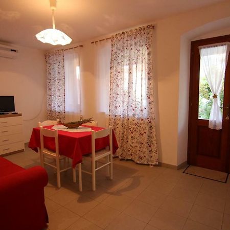 App With A Lovely Patio Mali Losinj Exterior photo
