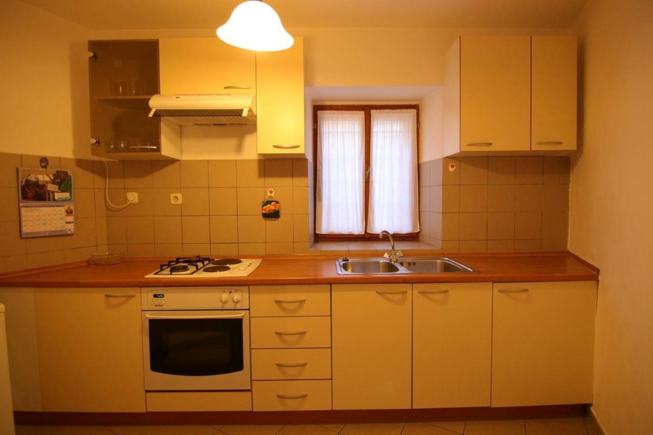 App With A Lovely Patio Mali Losinj Exterior photo